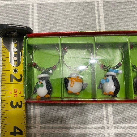 Pier 1 Christmas Winter Penguins 6) Wine Charms NIB - Picture 5 of 6